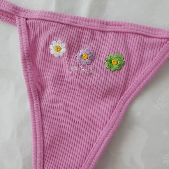 ππ₯NWT PINK Victoria's Secret V-string panties Ribbed cotton pink flowers - Picture 2 of 3
